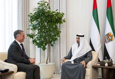 رئيس دولة الإمارات يستقبل نائب رئيس الوزراء وزير دفاع أستراليا