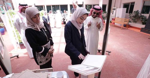 وزيرة السياحة تزور معرض مواهب مركزي عالية للتدخل المبكر والتأهيل وتؤكد اهتمام القطاع السياحي باحتضان الطاقات الإبداعية
