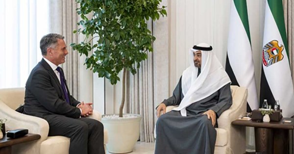 رئيس دولة الإمارات يستقبل نائب رئيس الوزراء وزير دفاع أستراليا