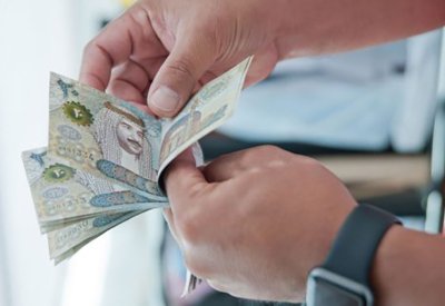 أبعاد | كيف تحوّلت المظاهر إلى “التزام مالي” يضغط على الأسرة البحرينية؟