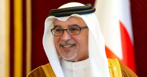 أَنَرْتَ لَنا أَبَا عيسَى طَرِيْقًـا - قصيدة -