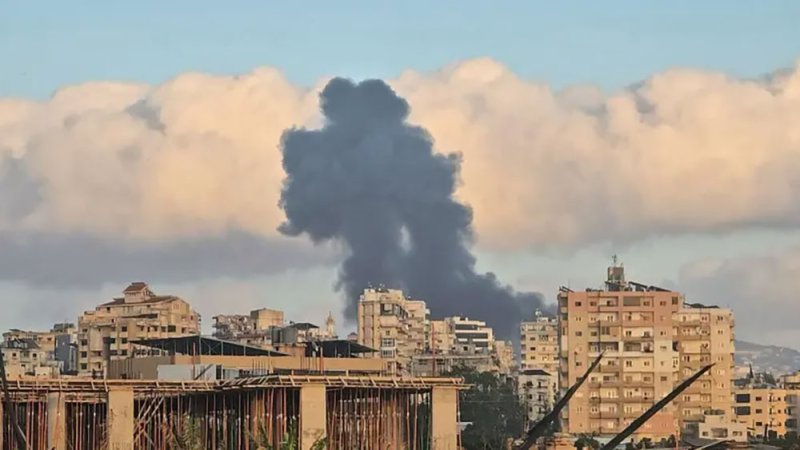 إسرائيل تشن سلسلة غارات على جنوب لبنان رغم تمديد الهدنة