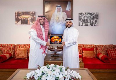 سفير مملكة البحرين في الرياض يستقبل المدير التنفيذي لبرنامج الخليج العربي للتنمية