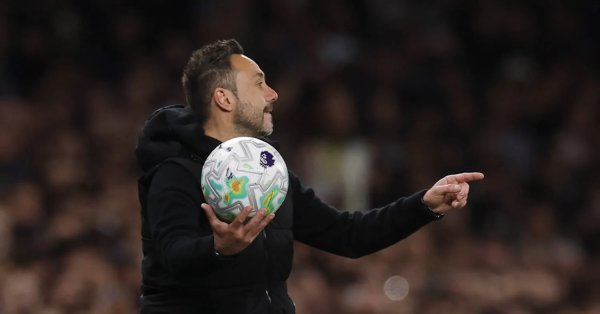 دي زيربي يدعو لاعبي توتنهام لاستغلال سخرية الجميع كدافع للبقاء بالدوري