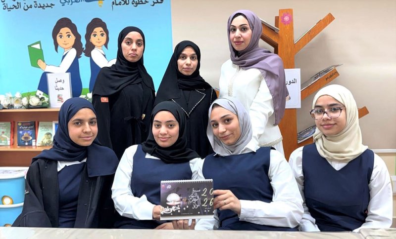 طالبات مدرسة الشروق ينتجن التقويم السنوي "مسيرة النور في وطن اللؤلؤ"