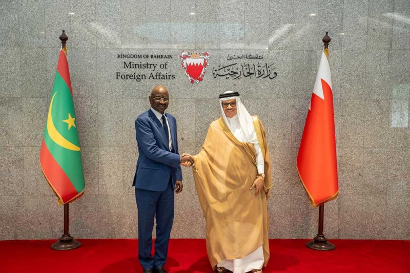 وزير الخارجية يجتمع مع وزير الشؤون الخارجية والتعاون الأفريقي والموريتانيين في الخارج في الجمهورية الإسلامية الموريتانية