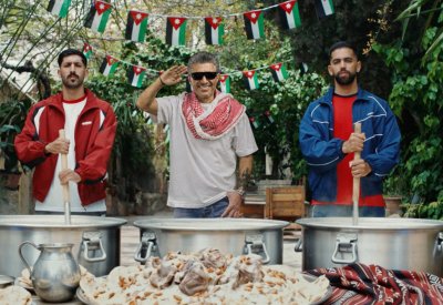 صوت الأردن عمر العبداللات يطلق "هينا جينا" دعماً للنشامى