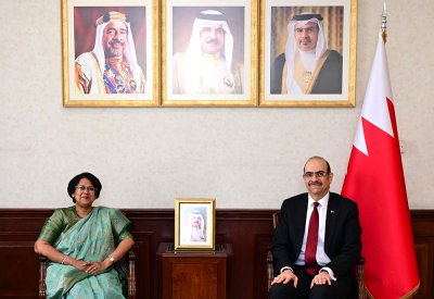 وزير العمل ووزير الشؤون القانونية يستقبل سفيرة جمهورية سريلانكا الديمقراطية الاشتراكية لدى مملكة البحرين