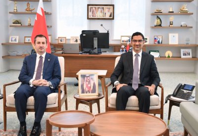 وزير شؤون البلديات والزراعة يستقبل سفير جمهورية قبرص لدى مملكة البحرين