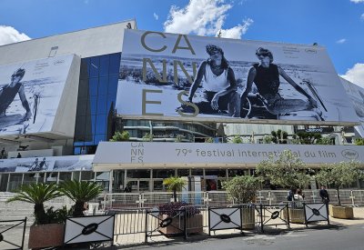 كيف تسعى دبي لقيادة مستقبل صناعة السينما في المنطقة