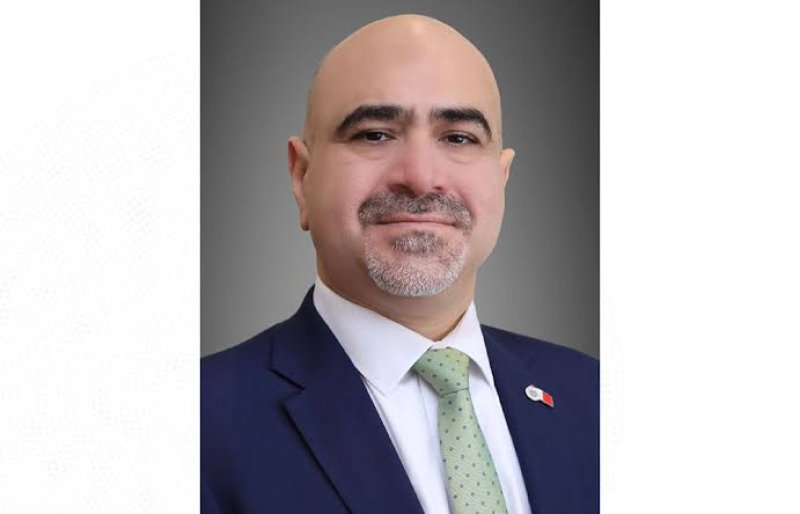 رئيس جامعة البحرين ينوه بما جاء في كلمة وزير الداخلية بأن الجريمة المنظمة تتحرك بسرعة التكنولوجيا ويجب أن يكون التعاون الدولي أسرع منها من خلال اجراءات العمليات المشتركة المسبقة