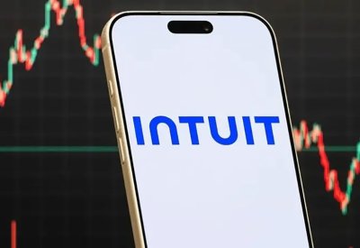 "Intuit" تستغني عن أكثر من 3000 موظف لصالح الذكاء الاصطناعي