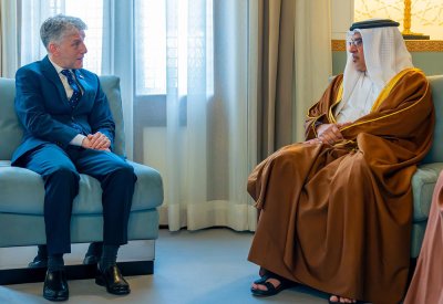 سمو ولي العهد رئيس مجلس الوزراء يلتقي سفير المملكة المتحدة لدى مملكة البحرين