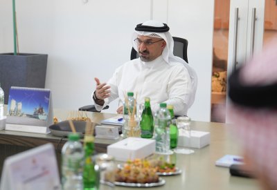 وزير الصناعة والتجارة يقوم بجولة تفقدية في مدينة سلمان الصناعية ويزور مجموعة شركات المملكة التابعة لشركة "نيو القابضة" للاطلاع على سير العمليات الصناعية واستقرار سلاسل الإمداد