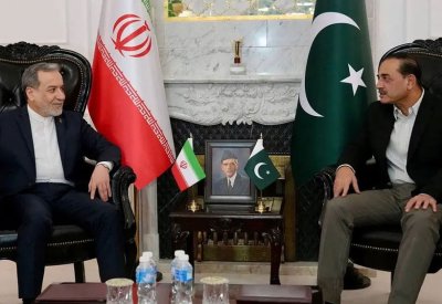 مصدر دبلوماسي باكستاني: قائد الجيش غادر إلى طهران