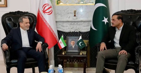 مصدر دبلوماسي باكستاني: قائد الجيش غادر إلى طهران