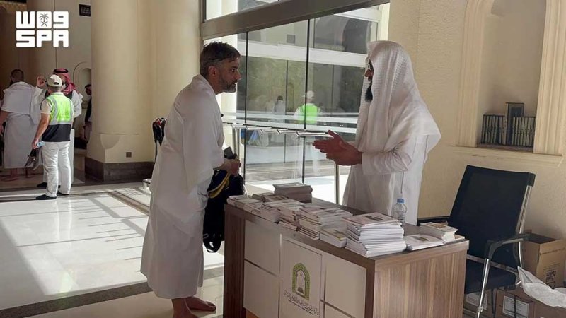 "الشؤون الإسلامية" بالمدينة المنورة توفّر مترجمين بعدة لغات في ميقات ذي الحليفة لخدمة ضيوف الرحمن