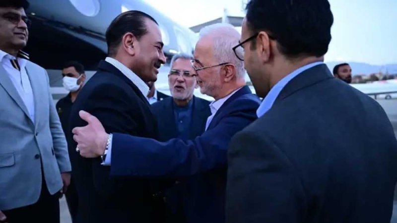 عاصم منير يصل طهران.. ورئيس الاستخبارات في طريقه لإيران