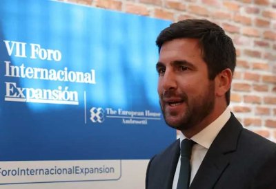 "ثلاثيني" شغوف بالطاقة المتجددة يهدد عرش بيريز في ريال مدريد