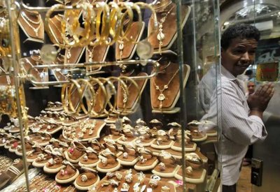 سعر الذهب في سوريا يخالف الاتجاه العالمي