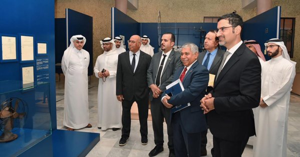 وزير شؤون البلديات والزراعة يستقبل رئيس جمعية المهندسين البحرينية