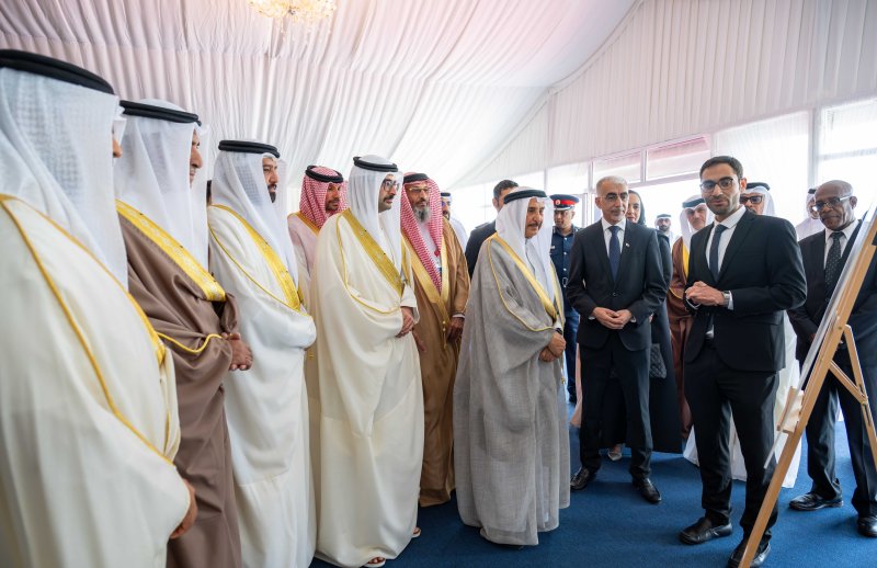 الشيخ خالد بن عبد الله يفتتح شارع الشيخ عبد الله بن سلمان بن خالد آل خليفة