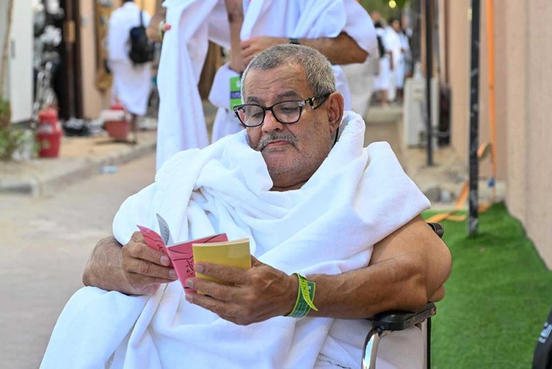 بالصور: مشاهدُ إيمانٍ وابتهالٍ للبحرينيين في عرفات.. والنفرة الى مزدلفة