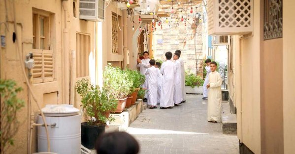 “البلاد” ترصد فرحة العيد كما يراها الأطفال