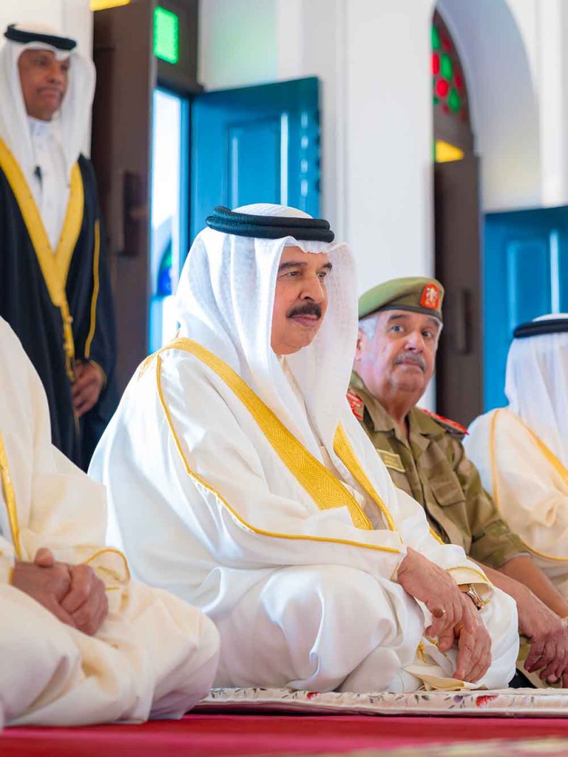 الملك المعظم يؤدي صلاة عيد الأضحى المبارك