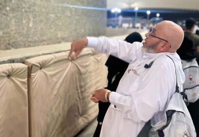 الحجاج البحرينيون يرمون جمرة العقبة بسلام