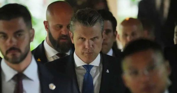 وزير الحرب الأميركي يشير لتقدم بالمحادثات مع إيران.. ويؤكد أن الحصار متواصل