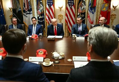 داخل غرفة الاجتماعات.. هذه تعديلات ترامب على الاتفاق النووي
