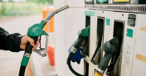 البرازيل تمدد دعم الوقود لشهرين إضافيين