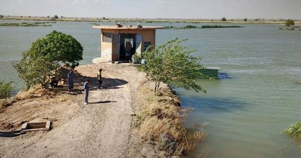 الفرات يفيض ويعطش المدن.. أزمة مياه تضرب مناطق في سوريا