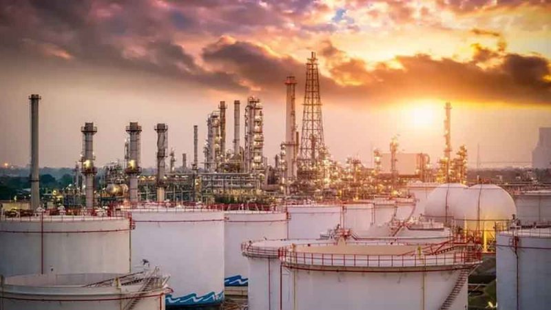 باكستان تسجل 19 اكتشافاً للنفط والغاز منذ 2023