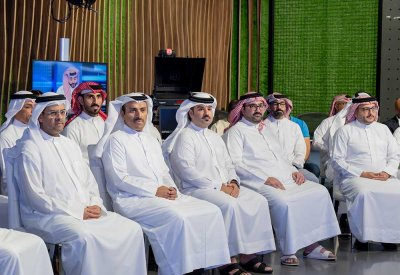 وزير الإعلام يشهد تكريم العاملين في برامج قناة البحرين الرياضية والقائمين على الاستوديو التحليلي لمسابقات كرة القدم البحرينية