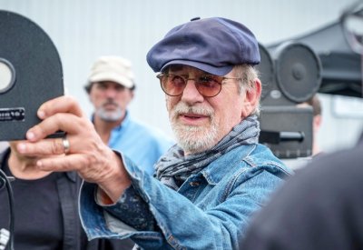 سبيلبرغ: صالات السينما توحّد الغرباء أكثر مما تفعله أي منصة