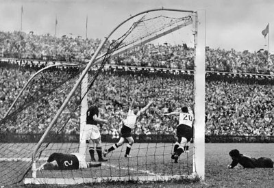 لغز قائم حتى اليوم.. هل فازت ألمانيا بكأس العالم 1954 بفضل "حقن سرية"؟