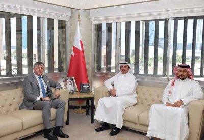 وزير العدل والشؤون الإسلامية والأوقاف يستقبل سفير جمهورية أوكرانيا المُعين لدى مملكة البحرين والمقيم في أبوظبي