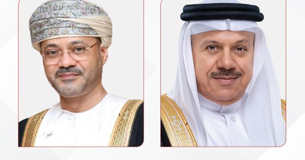 وزير الخارجية يتلقى اتصالًا هاتفيًا من وزير خارجية سلطنة عُمان