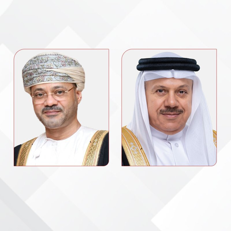 وزير الخارجية يتلقى اتصالًا هاتفيًا من وزير خارجية سلطنة عُمان