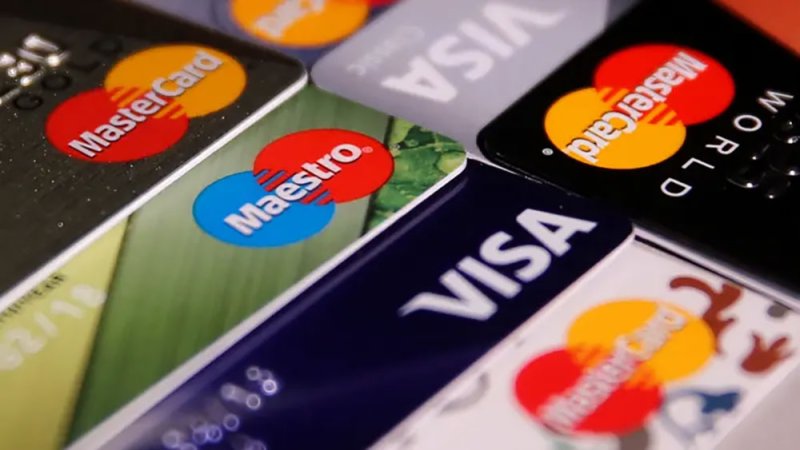 العقوبات الأميركية توقف مدفوعات "فيزا" و"ماستركارد" في كوبا اعتبارا من الجمعة