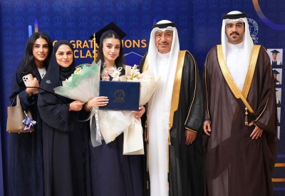 عائلة اللواء عبدالسلام العريفي تحتفل بتخرج منيرة من مدرسة الرجاء
