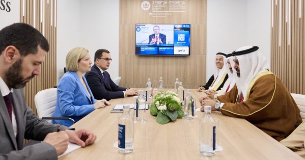 وزير المالية والاقتصاد الوطني يلتقي معالي وزيرة الثقافة الروسية 