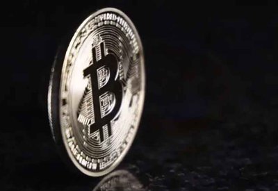 "بيتكوين" تهبط دون 60 ألف دولار لأول مرة منذ أكتوبر 2024