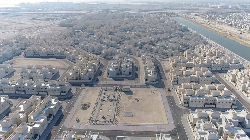 مواطنة من ذوي الهمم تناشد “الإسكان” تحويل موقع بيتها