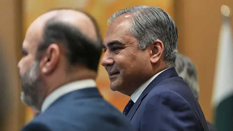 وزير داخلية باكستان في طهران.. حاملاً رسالة لخامنئي