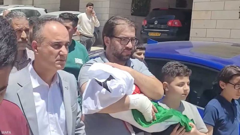 دفن رضيع فلسطيني قتل برصاص الجيش الإسرائيلي