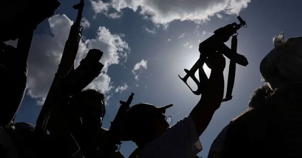 بمبرر وجود فنانة.. اقتحام حوثي لحفل زفاف نسائي واعتقال والد 