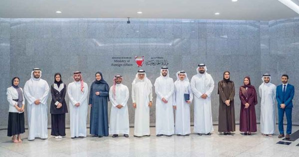 وزير الخارجية يلتقي منتسبي الدفعة الحادية عشرة من برنامج رئي